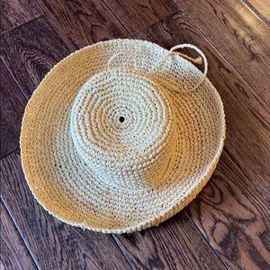 No-crush woven beach hat